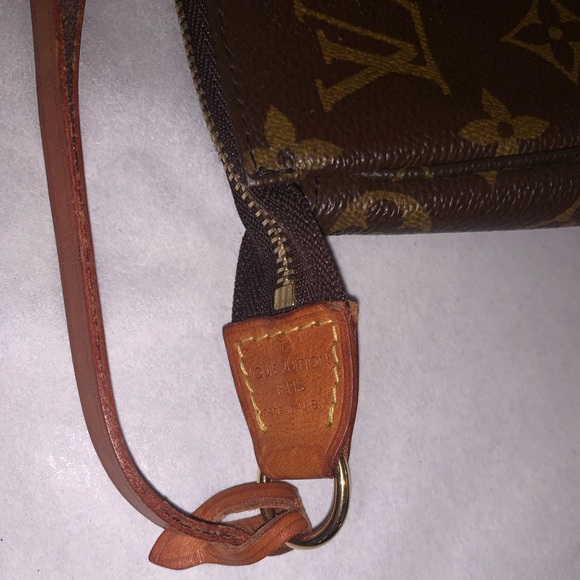 Authentic Vintage Louis Vuitton Pouchette! - Picture 3 of 7